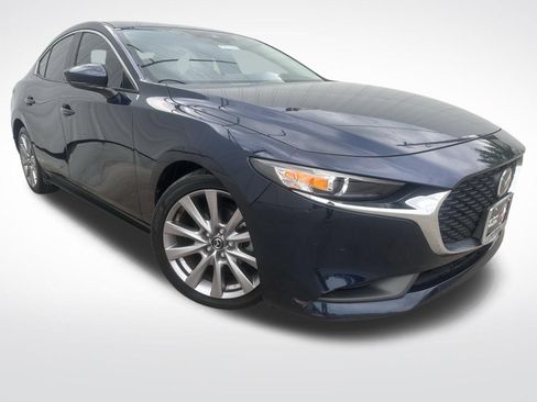 Used 2021 MAZDA MAZDA3 s FWD image 4