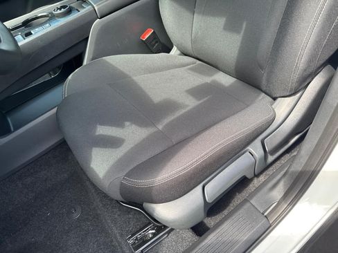 Used 2026 Nissan Rogue S AWD/4WD image 16