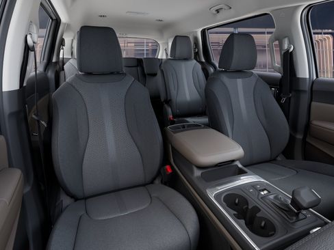 New 2027 Kia Carnival LX FWD image 15