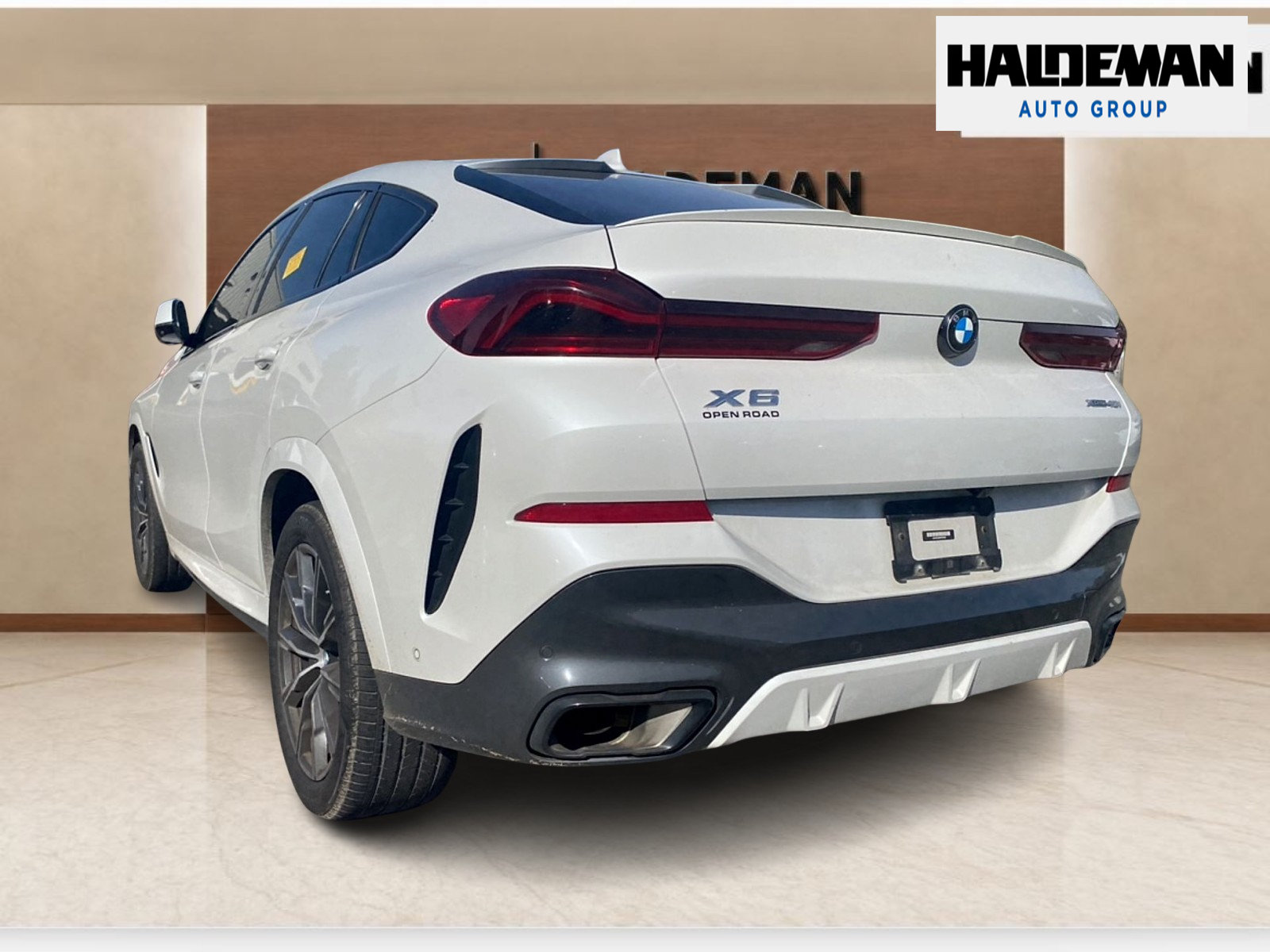 Used 2023 BMW X6 xDrive40i w/ Executive Package AWD/4WD image 3