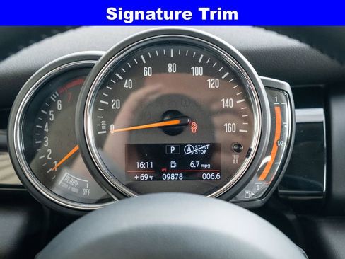 Used 2019 MINI Cooper 2-Door Hardtop image 4