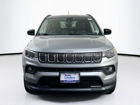 Used 2022 Jeep Compass Latitude w/ Convenience Group AWD/4WD image 2