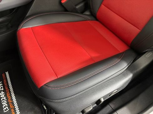 Used 2025 Chevrolet Equinox EV RS FWD image 11