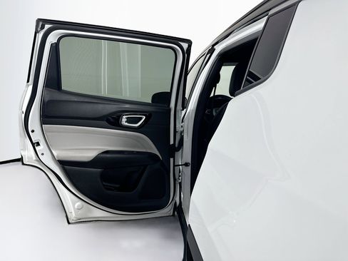 Used 2025 Jeep Compass Limited AWD/4WD image 26