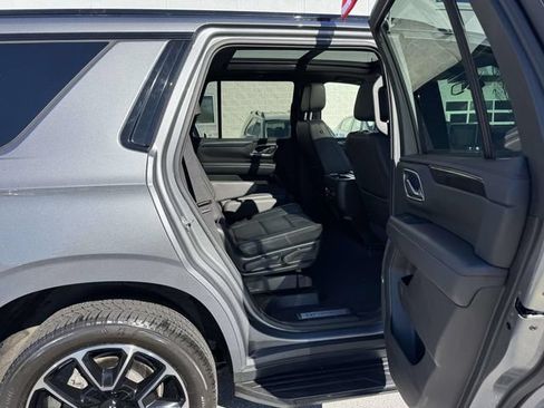 Used 2022 Chevrolet Tahoe RST w/ Luxury Package AWD/4WD image 12
