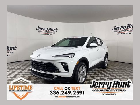 Used 2024 Buick Encore GX Preferred w/ Comfort Package FWD image 1