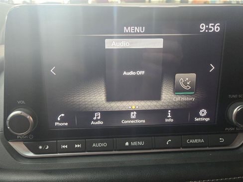 Used 2024 Nissan Rogue S AWD/4WD image 11