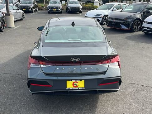 Used 2026 Hyundai Elantra SE FWD image 9