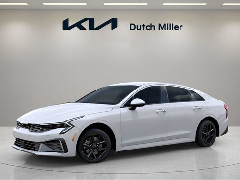 Used 2025 Kia K5 LXS FWD image 2
