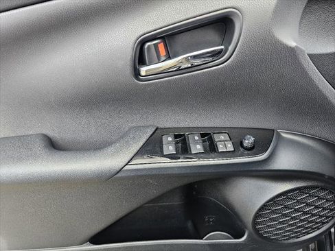 Used 2017 Toyota Prius Prime Premium image 10