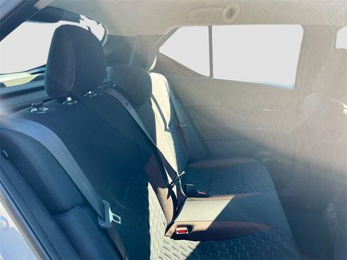 Used 2021 Nissan Kicks SR image 24