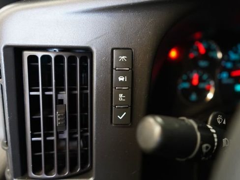 Used 2022 Chevrolet Express 2500 w/ Driver Convenience Package RWD image 19