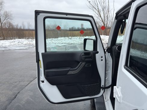 Used 2016 Jeep Wrangler Unlimited Sport w/ Quick Order Package 24S image 10