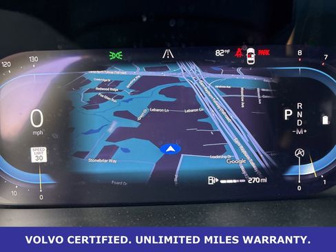 Used 2024 Volvo XC40 B5 Plus image 25