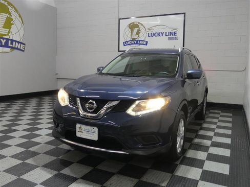 Used 2016 Nissan Rogue SV w/ SV Premium Package image 4