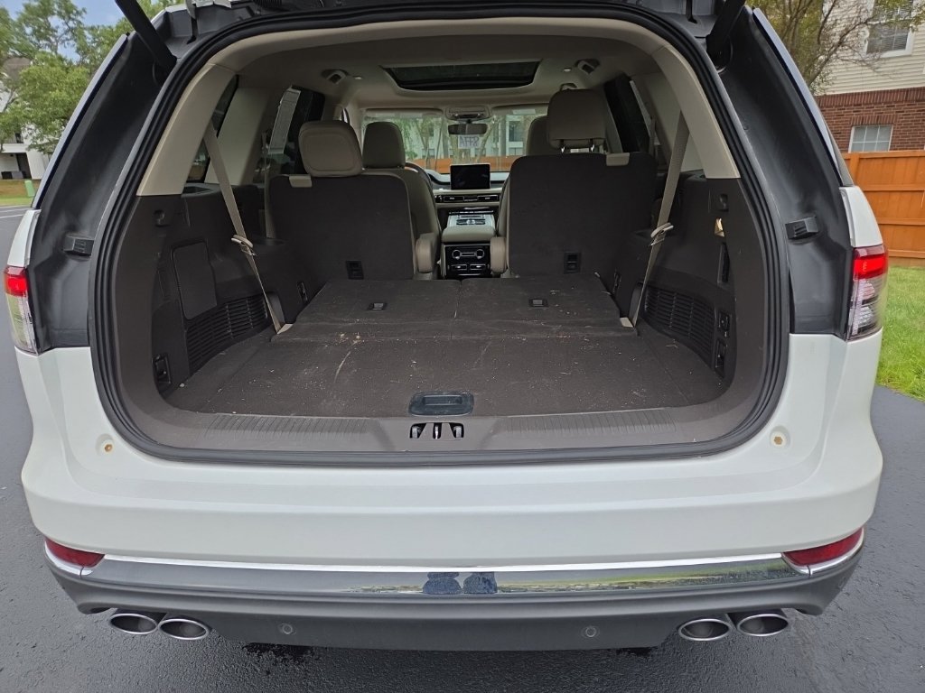 Used 2024 Lincoln Aviator AWD w/ Premium Package image 22