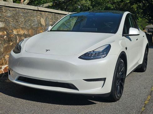 Used 2022 Tesla Model Y Long Range AWD/4WD image 14