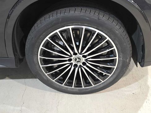 Used 2024 Mercedes-Benz GLC 300 4MATIC image 9
