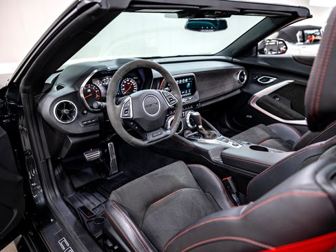 Used 2018 Chevrolet Camaro ZL1 image 40