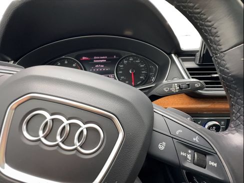 Used 2023 Audi Q5 2.0T Premium w/ Convenience Package AWD/4WD image 42