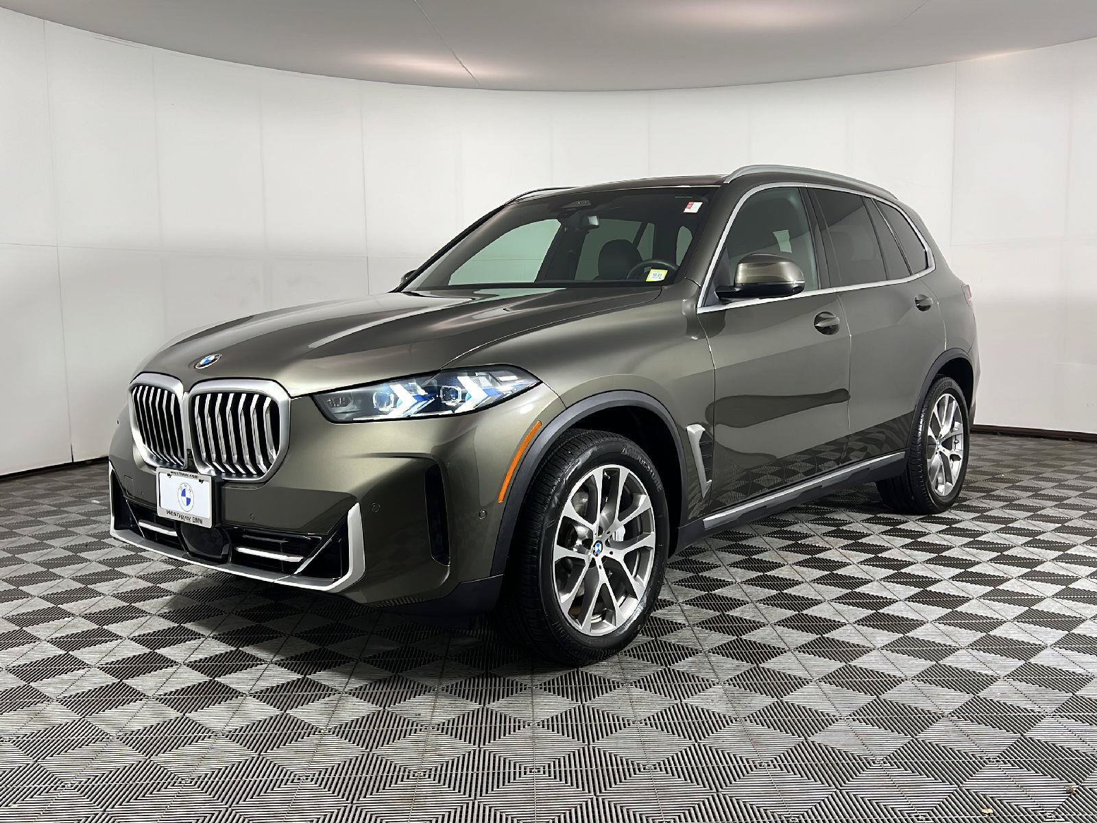Used 2025 BMW X5 xDrive40i w/ Premium Package AWD/4WD image 12