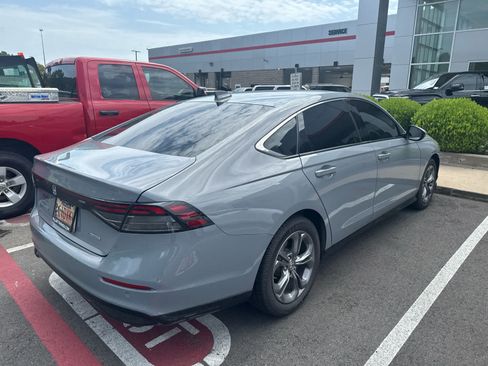Used 2023 Honda Accord EX-L image 2