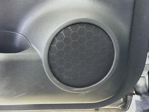 Used 2020 Nissan Rogue SV image 18