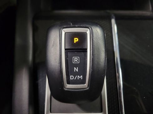 Used 2023 Mitsubishi Outlander SE image 16