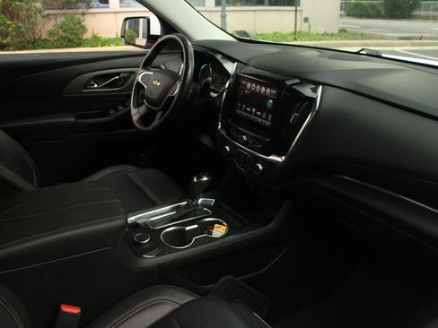 Used 2019 Chevrolet Traverse LT w/ LT Premium Package AWD/4WD image 26