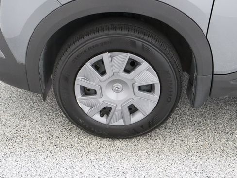 Used 2025 Nissan Kicks S FWD image 11