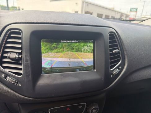 Used 2021 Jeep Compass Latitude FWD image 13