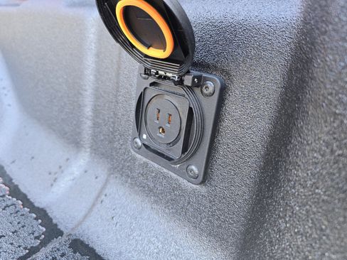 New 2025 GMC Canyon Elevation w/ Convenience Package image 26