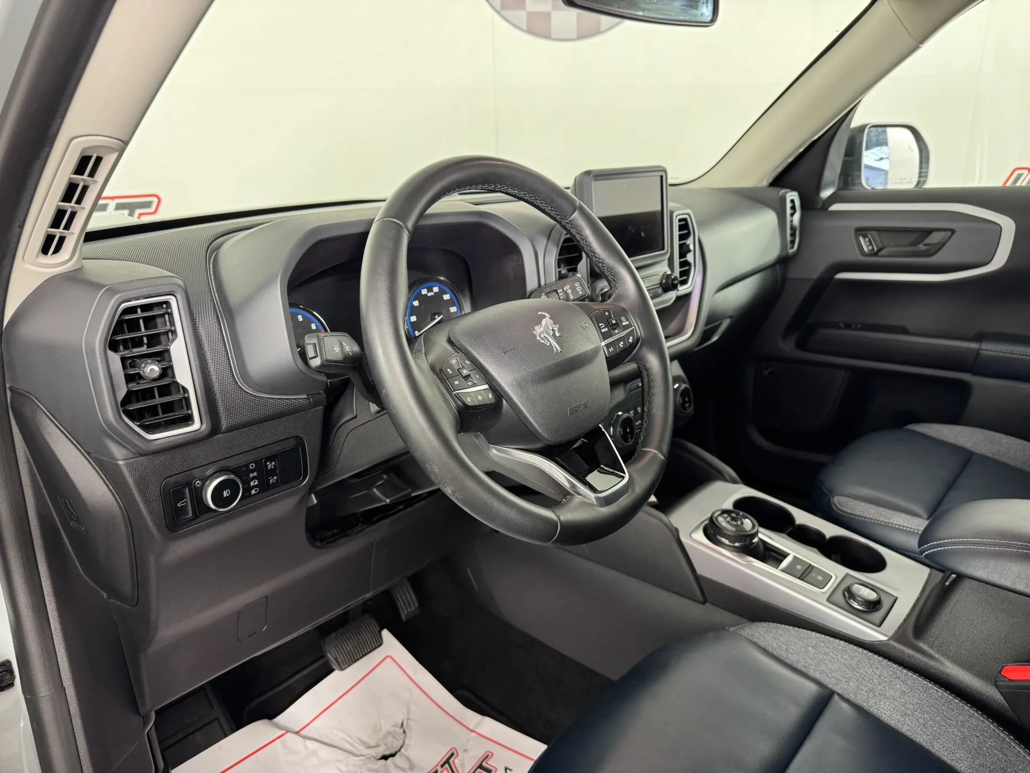 Used 2024 Ford Bronco Sport Outer Banks w/ Tech Package AWD/4WD image 10