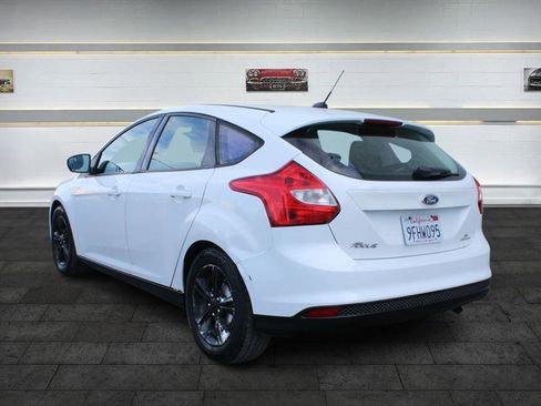 Used 2013 Ford Focus SE w/ SE Winter Pkg image 5