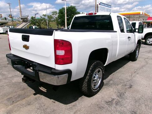 Used 2013 Chevrolet Silverado 2500 W/T AWD/4WD image 5