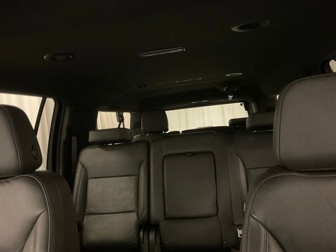 Used 2024 Chevrolet Suburban LT image 21