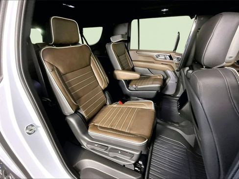 New 2026 GMC Yukon XL Denali Ultimate AWD/4WD image 10