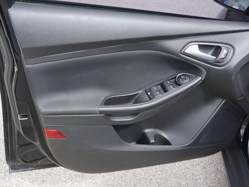 Used 2018 Ford Focus SE w/ Interior Protection Package FWD image 18
