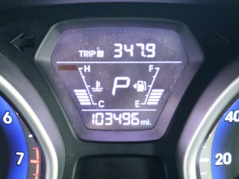 Used 2015 Hyundai Elantra SE FWD image 19