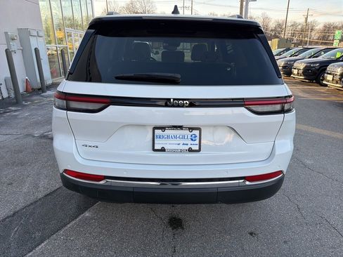 Certified 2022 Jeep Grand Cherokee Limited image 21