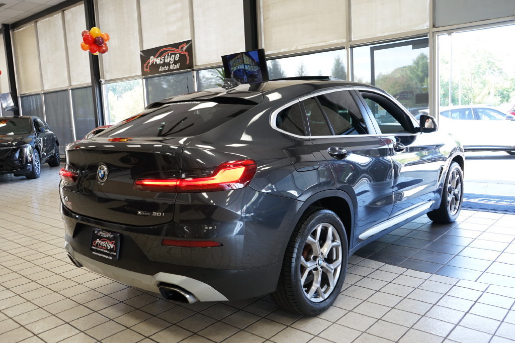 Used 2022 BMW X4 xDrive30i w/ Parking Assistance Package AWD/4WD image 17