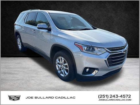 Used 2018 Chevrolet Traverse LT image 1
