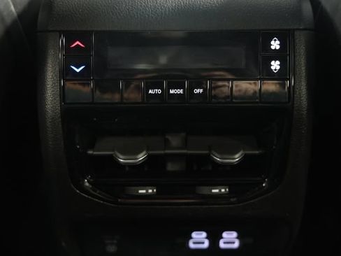 Used 2023 Jeep Grand Cherokee L Laredo AWD/4WD image 39
