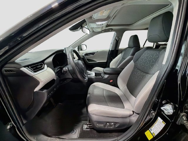 Certified 2025 Toyota RAV4 XLE w/ Convenience Package AWD/4WD image 17
