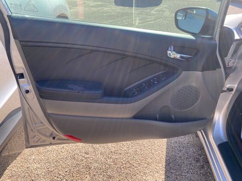 Used 2016 Kia Forte LX FWD image 11