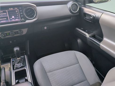 Certified 2020 Toyota Tacoma SR5 image 15