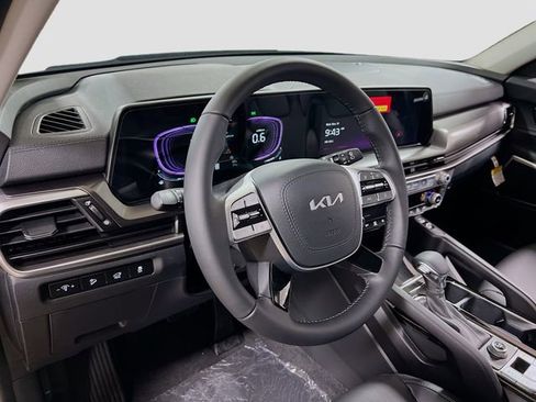 New 2025 Kia Telluride S image 9