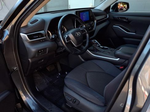 Certified 2023 Toyota Highlander LE image 16