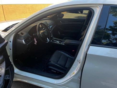 Used 2018 Honda Accord Sport image 9