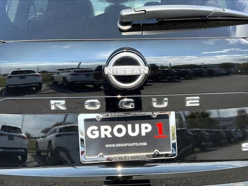 Used 2023 Nissan Rogue SV w/ SV Premium B Package image 30